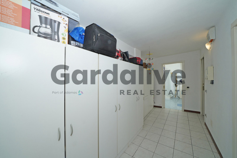 Immagine 6 di Appartamento in vendita  in Via Seselle a Manerba Del Garda