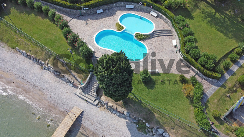 Immagine 14 di Appartamento in vendita  in Via Seselle a Manerba Del Garda