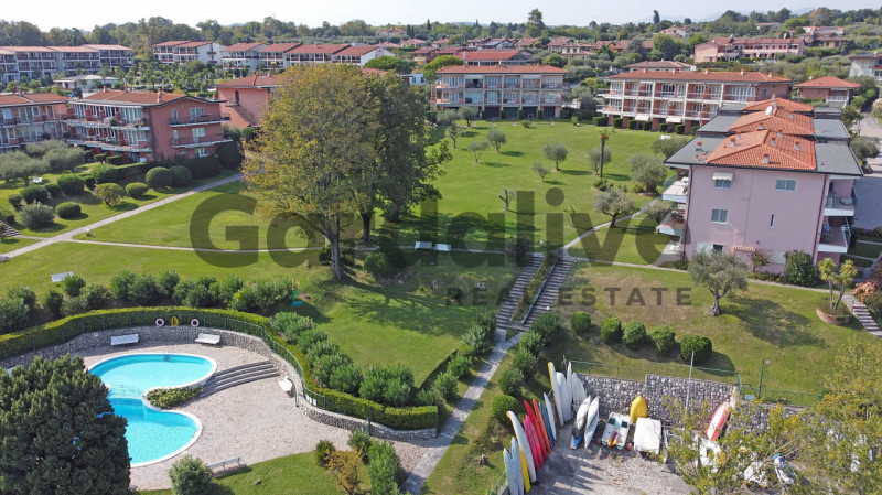 Immagine 15 di Appartamento in vendita  in Via Seselle a Manerba Del Garda