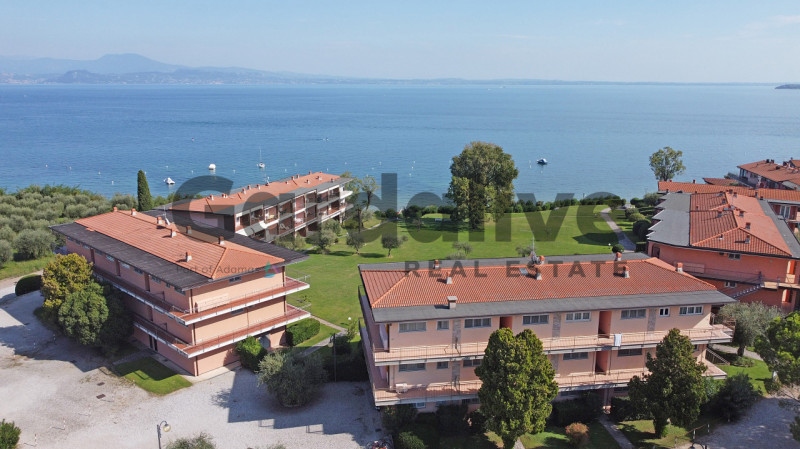 Immagine 17 di Appartamento in vendita  in Via Seselle a Manerba Del Garda