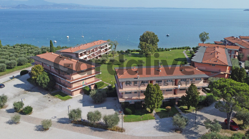 Immagine 19 di Appartamento in vendita  in Via Seselle a Manerba Del Garda
