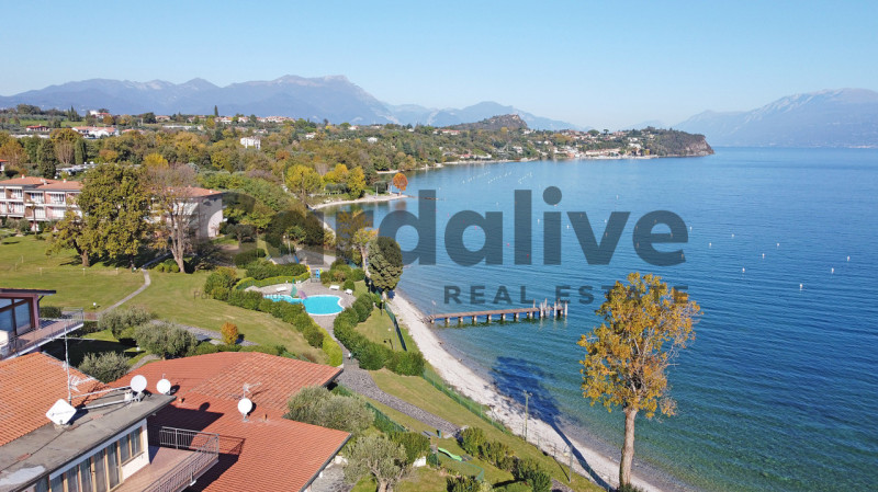 Immagine 28 di Appartamento in vendita  in Via Seselle a Manerba Del Garda