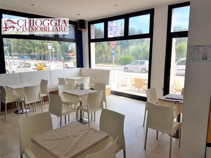 Immagine 7 di Negozio in vendita  in Via Marco Polo 69 a Chioggia