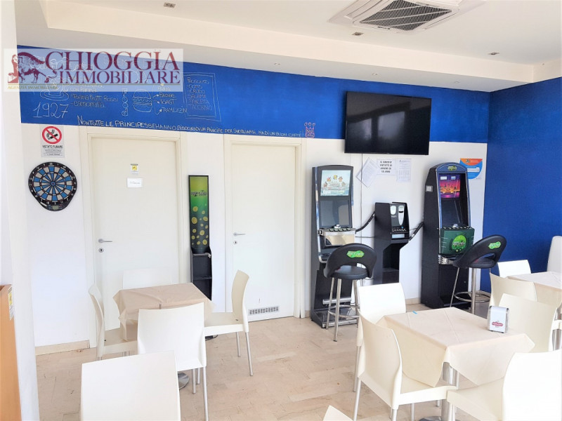 Immagine 9 di Negozio in vendita  in Via Marco Polo 69 a Chioggia