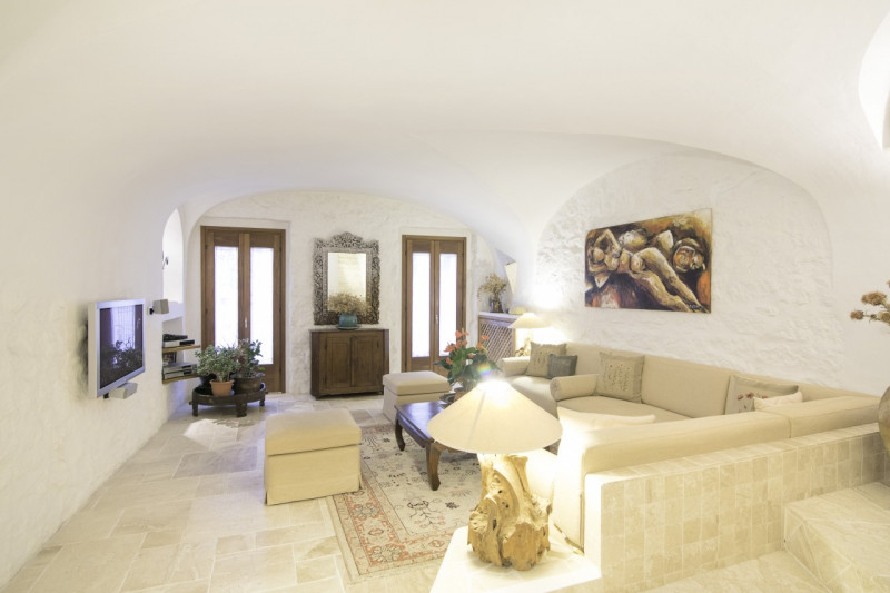 Immagine 2 di Casa indipendente in vendita  in VIA ROMANA 5 a Olbia