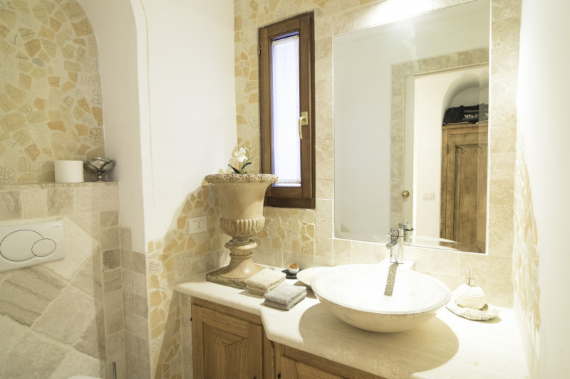 Immagine 20 di Casa indipendente in vendita  in VIA ROMANA 5 a Olbia