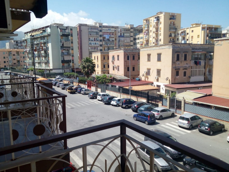 Immagine 4 di Appartamento in affitto  in Via Andrea Cesalpino a Palermo
