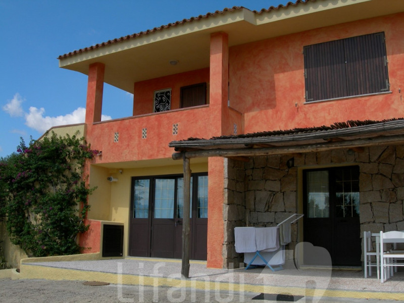 Immagine 10 di Villa in vendita  a Arzachena