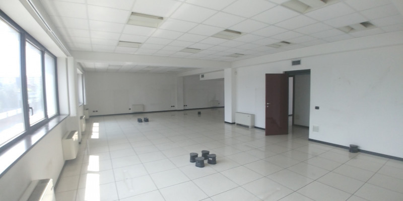 Immagine 5 di Ufficio in affitto  in VIA GROSIO a Milano