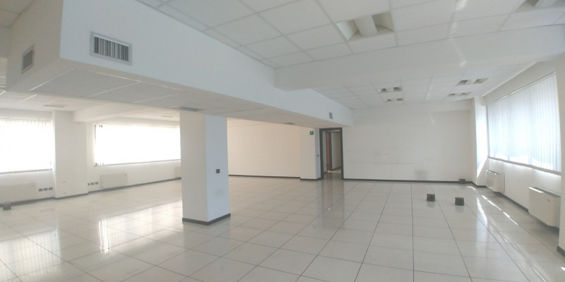 Immagine 17 di Ufficio in affitto  in VIA GROSIO a Milano