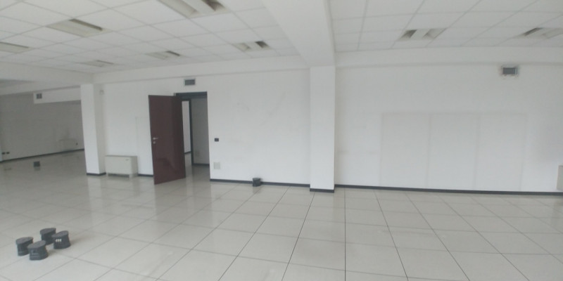 Immagine 22 di Ufficio in affitto  in VIA GROSIO a Milano