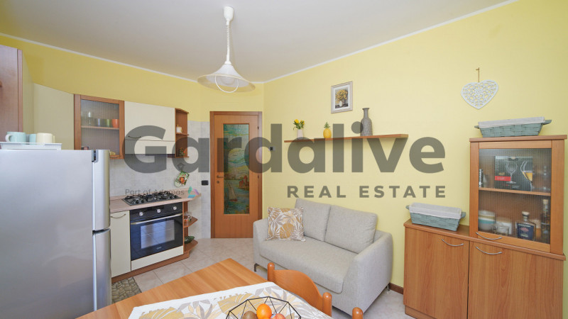 Immagine 5 di Appartamento in vendita  in Via XX settembre a Manerba Del Garda