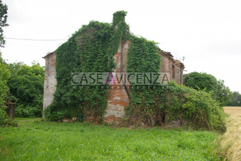 Immagine 8 di Rustico / casale in vendita  in via mazzini a Grisignano Di Zocco