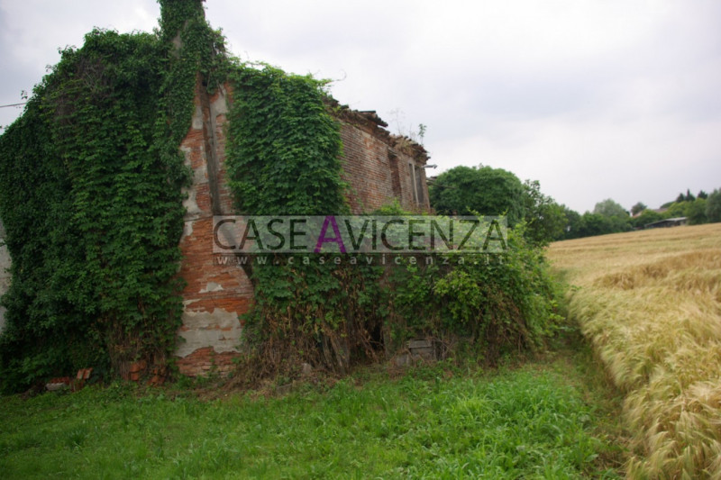 Immagine 11 di Rustico / casale in vendita  in via mazzini a Grisignano Di Zocco