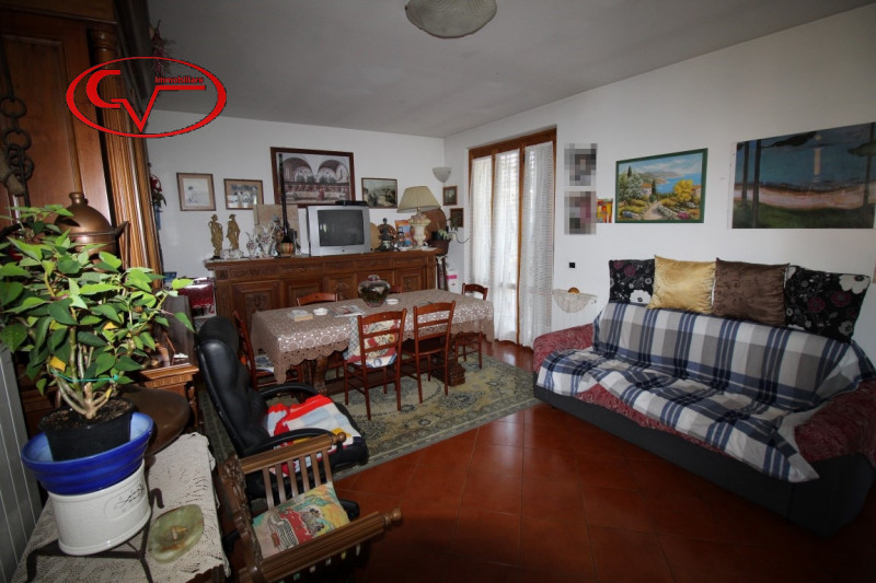 Immagine 1 di Casa quadrifamiliare in vendita  in via Roma a Loro Ciuffenna