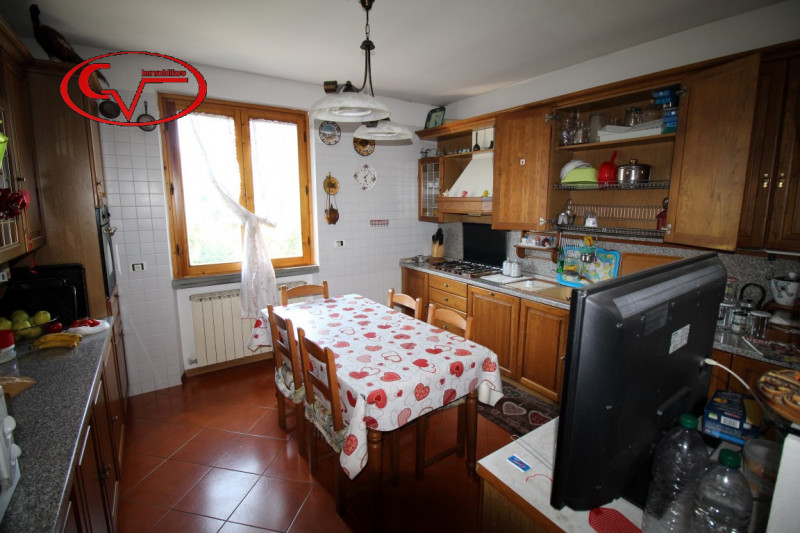Immagine 4 di Casa quadrifamiliare in vendita  in via Roma a Loro Ciuffenna