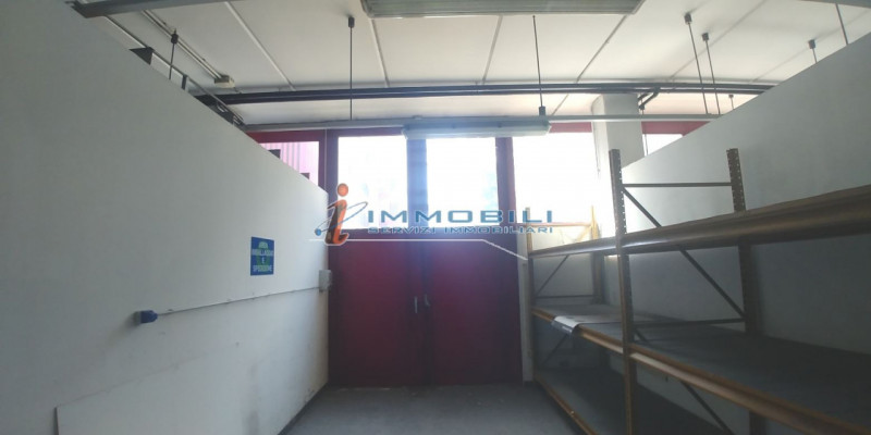 Immagine 16 di Laboratorio in vendita  in VIA CROCE B. a Vimodrone