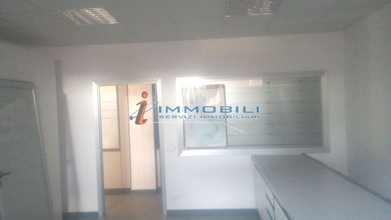 Immagine 19 di Laboratorio in vendita  in VIA CROCE B. a Vimodrone