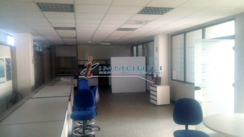 Immagine 20 di Laboratorio in vendita  in VIA CROCE B. a Vimodrone