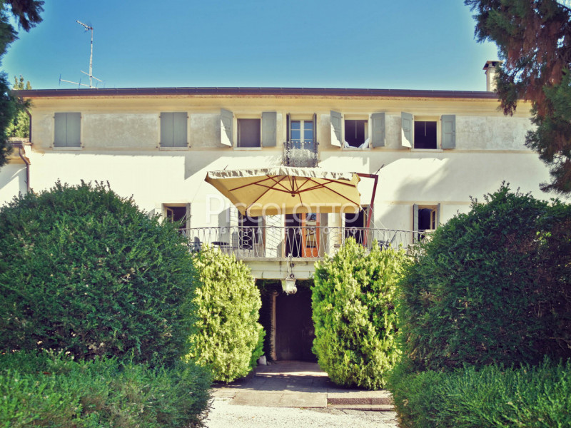 Immagine 6 di Villa in vendita  in Via Foresto Vecchio a Asolo