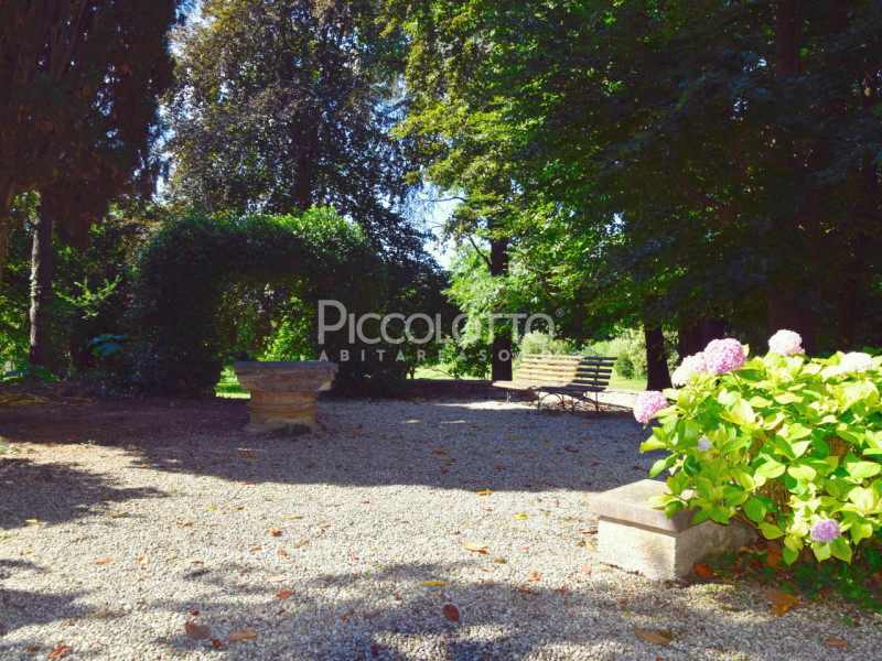 Immagine 8 di Villa in vendita  in Via Foresto Vecchio a Asolo