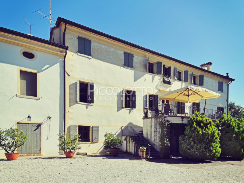 Immagine 15 di Villa in vendita  in Via Foresto Vecchio a Asolo