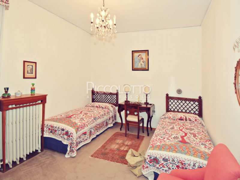 Immagine 27 di Villa in vendita  in Via Foresto Vecchio a Asolo