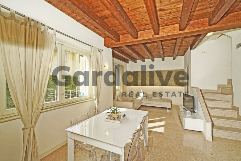 Immagine 19 di Villa in vendita  a Manerba Del Garda
