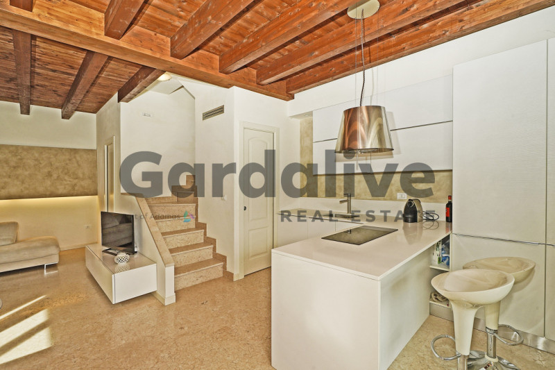 Immagine 20 di Villa in vendita  a Manerba Del Garda