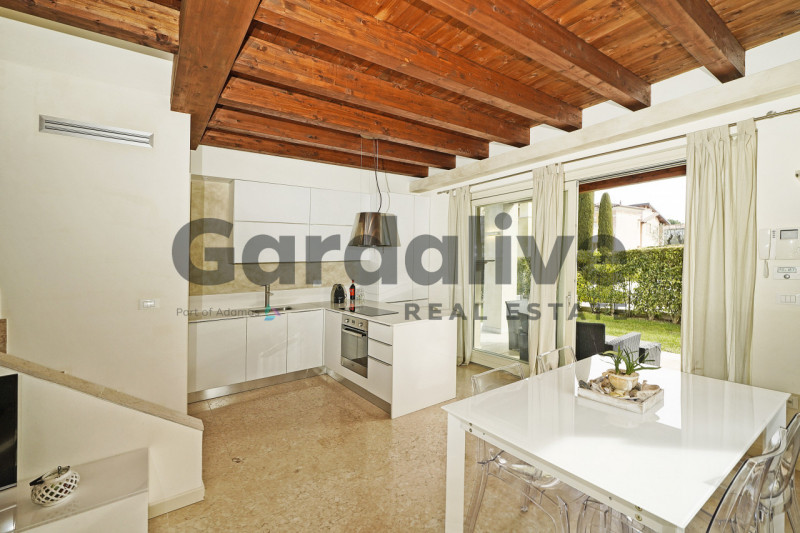 Immagine 22 di Villa in vendita  a Manerba Del Garda