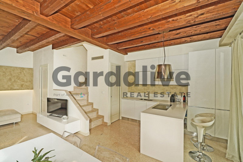 Immagine 23 di Villa in vendita  a Manerba Del Garda