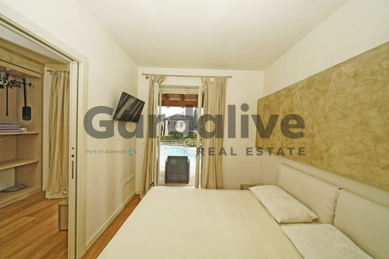 Immagine 25 di Villa in vendita  a Manerba Del Garda