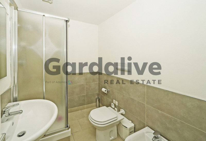 Immagine 34 di Villa in vendita  a Manerba Del Garda