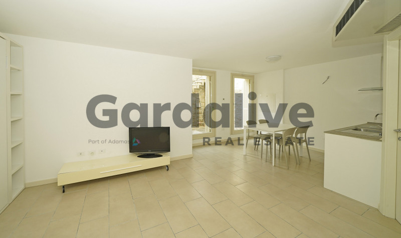 Immagine 35 di Villa in vendita  a Manerba Del Garda