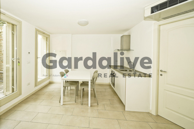 Immagine 36 di Villa in vendita  a Manerba Del Garda