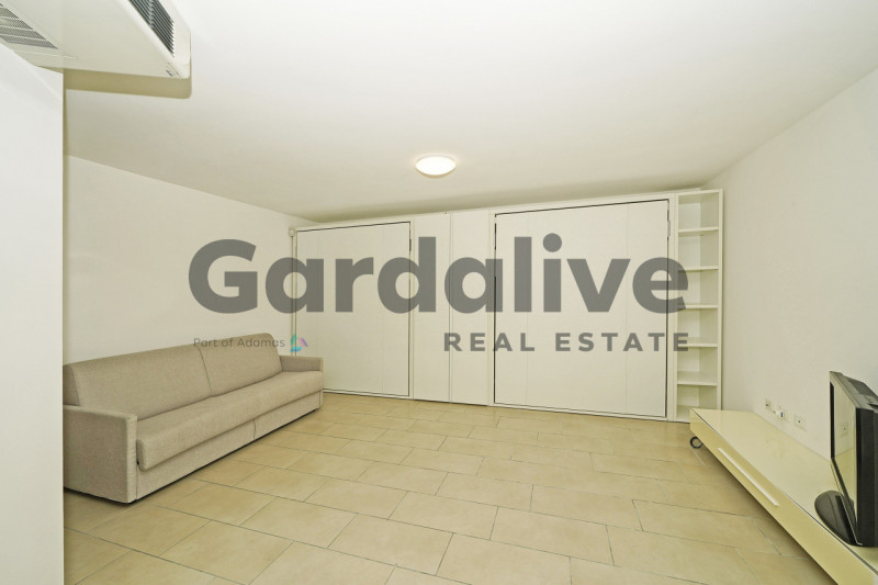 Immagine 37 di Villa in vendita  a Manerba Del Garda