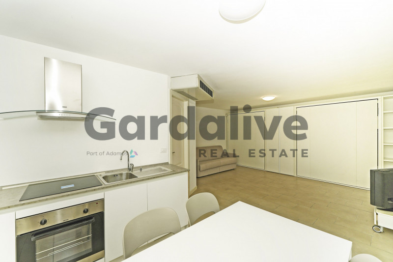 Immagine 38 di Villa in vendita  a Manerba Del Garda