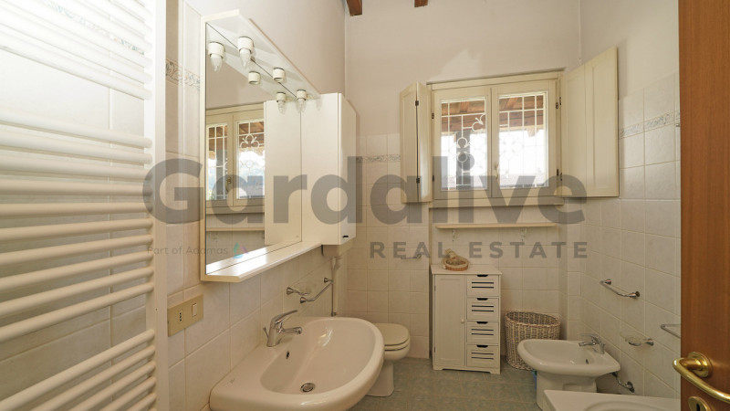 Immagine 28 di Villetta a schiera in vendita  in Via Valene 29/B a Salò