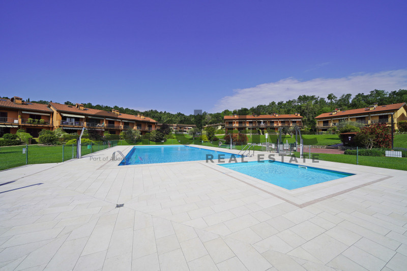 Immagine 2 di Villetta a schiera in vendita  in Via borgo alto a Puegnago Sul Garda