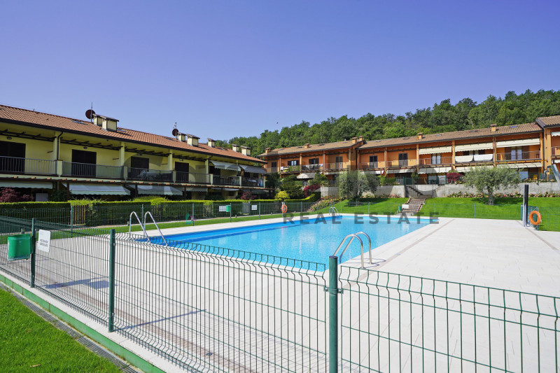 Immagine 5 di Villetta a schiera in vendita  in Via borgo alto a Puegnago Sul Garda