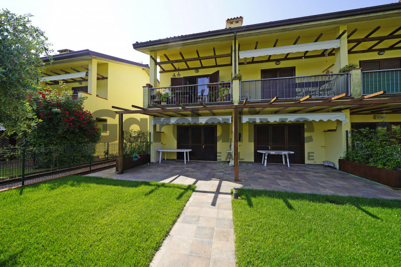 Immagine 6 di Villetta a schiera in vendita  in Via borgo alto a Puegnago Sul Garda