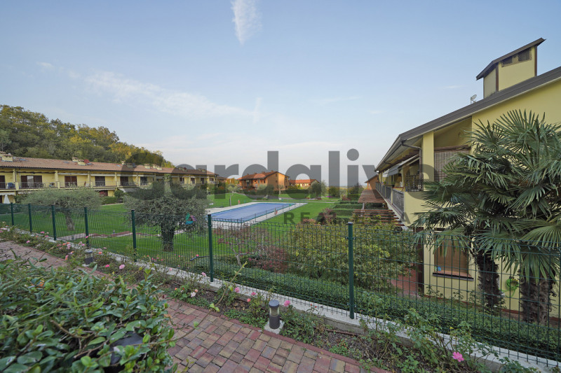 Immagine 9 di Villetta a schiera in vendita  in Via borgo alto a Puegnago Sul Garda