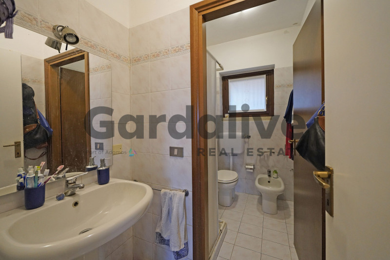 Immagine 26 di Villetta a schiera in vendita  in Via borgo alto a Puegnago Sul Garda