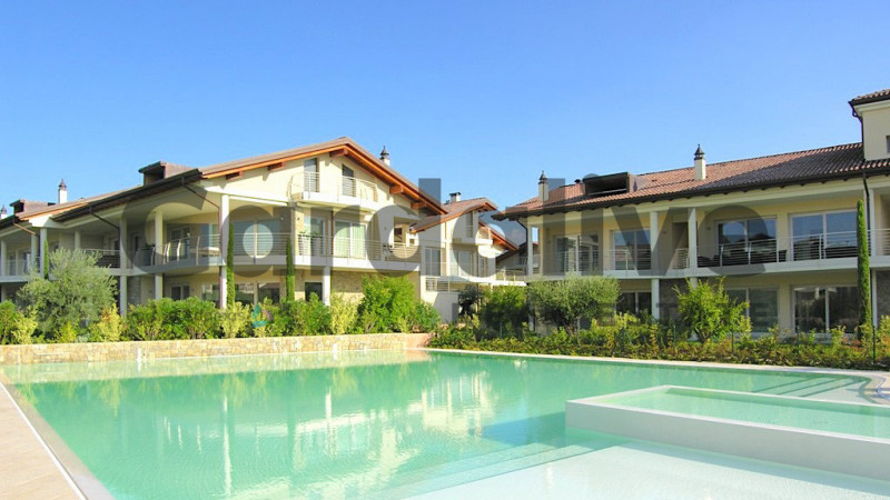 Immagine 1 di Appartamento in vendita  in Residence Caesar a Sirmione