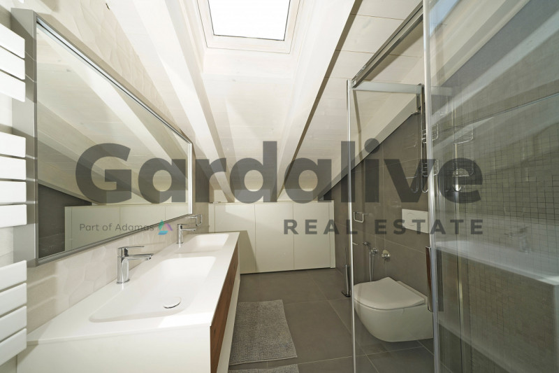 Immagine 25 di Appartamento in vendita  in Residence Caesar a Sirmione