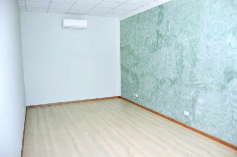 Immagine 1 di Ufficio in vendita  a Loro Ciuffenna