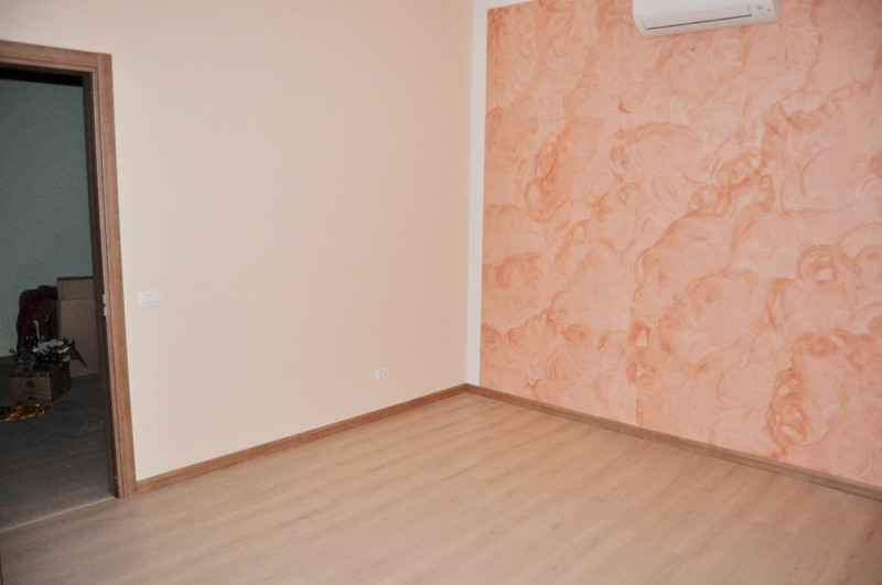 Immagine 4 di Ufficio in vendita  a Loro Ciuffenna