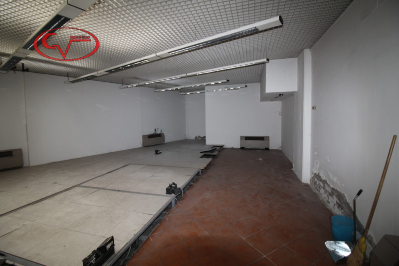 Immagine 5 di Negozio in affitto  in via Dante a Montevarchi