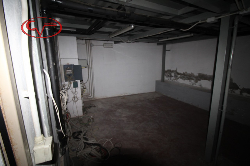 Immagine 11 di Negozio in affitto  in via Dante a Montevarchi