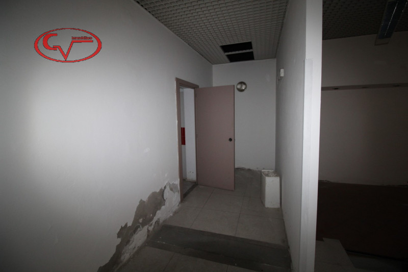 Immagine 12 di Negozio in affitto  in via Dante a Montevarchi